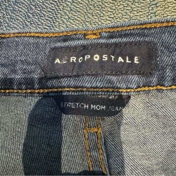 Aeropostale Distressed Stretch Mom Jeans – Size 12 – High Waist - Picture 4 of 5